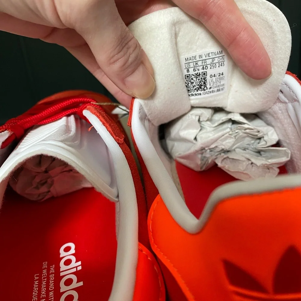 Adidas Gazelle Women’s Size 8 Red & Solar Orange Shoes NWT - Picture 5 of 11